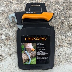 Fiskars Orange and Black Log Hook – LH4